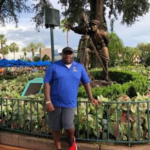 Meet your Posher, Mondra